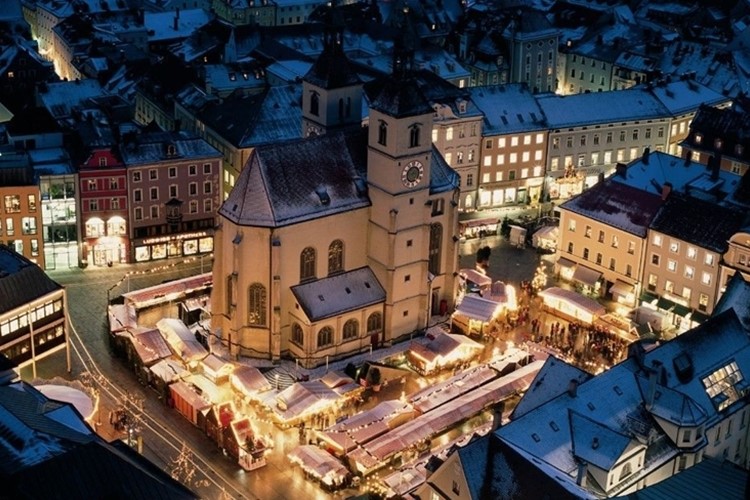 Regensburg a jeho slavné adventní trhy