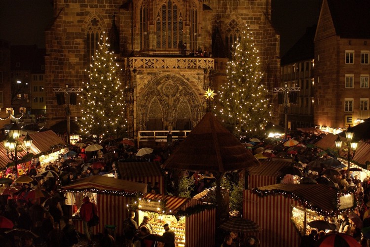 Večerní vánoční trhy v Norimberku