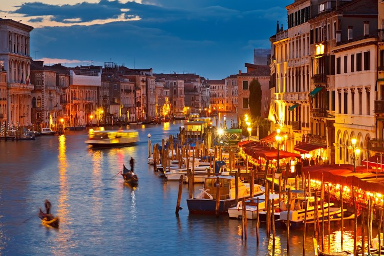 Poznávací zájezd do adventních Benátek - Canal Grande večer