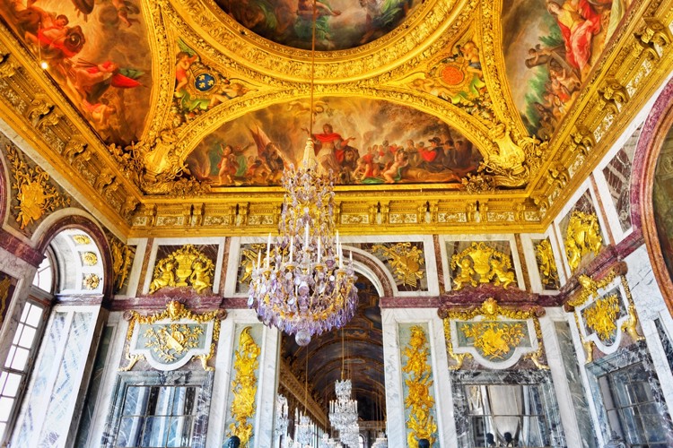 Poznávací zájezd do Paříže - Honosné interiéry zámku Versailles