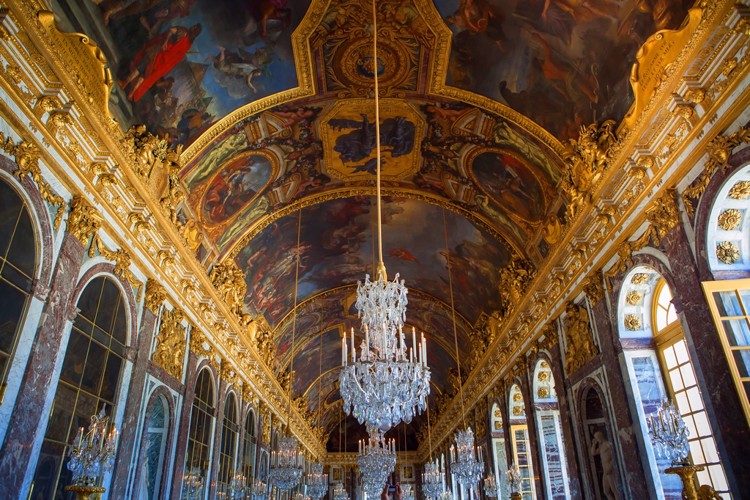 Honosné interiéry zámku Versailles