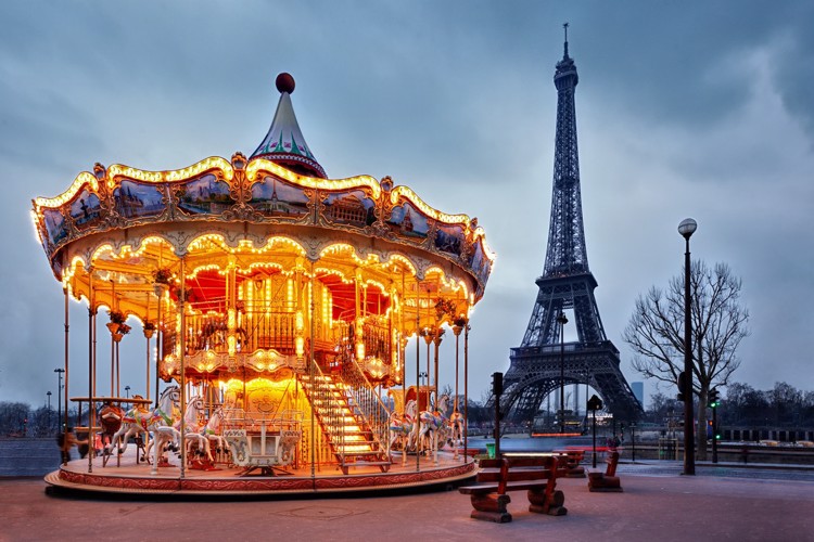 Francouzský kolotoč u Eiffelovy věže