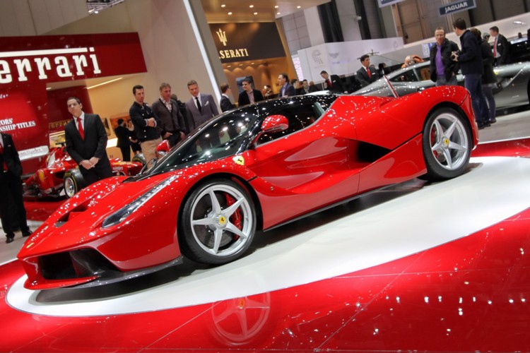 Předvádění modelu Ferrari