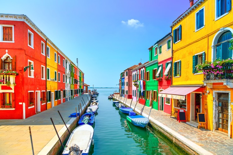 Benátky a plavba na ostrov krajek Burano