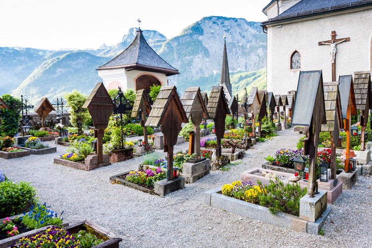 Poznávací zájezd do Rakouska - Halštatský hřbitov a kostnice