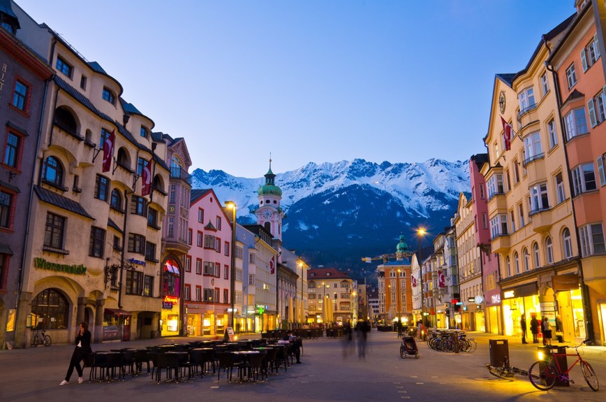 Pohled na Alpy v centru Innsbrucku