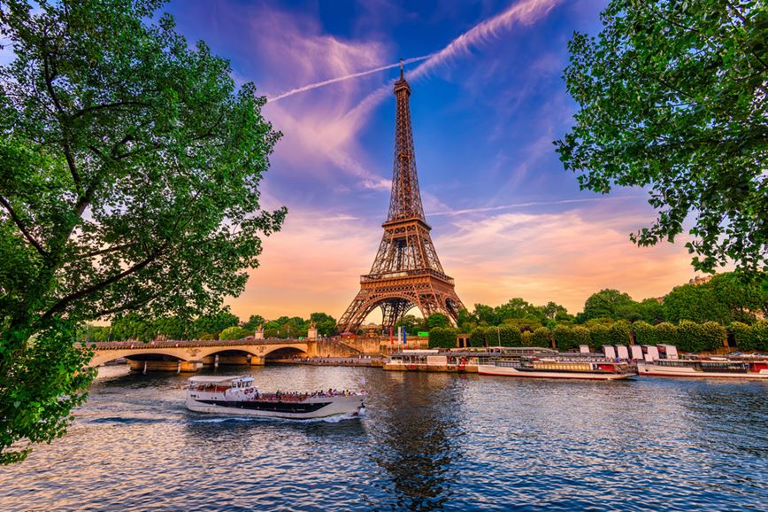Poznávací zájezd do Paříže: Eiffelova věž, magnet turistů z celého světa