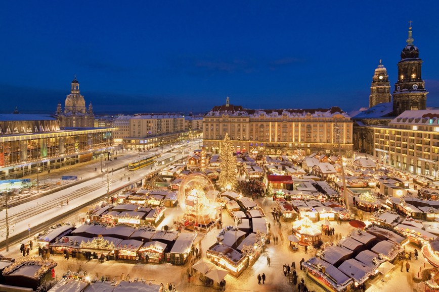 Vánoční trhy na náměstí Alrmarkt