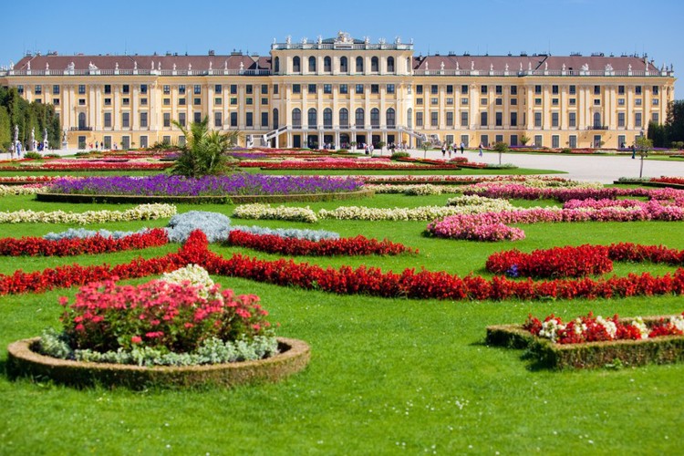 Poznávací zájezd do Vídně - Rozkvetlé zahrady u Schönbrunnu